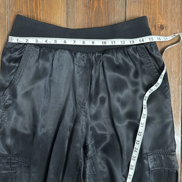 Ellie Tahari Washed Satin Cargo Joggers - Picture 6 of 12
